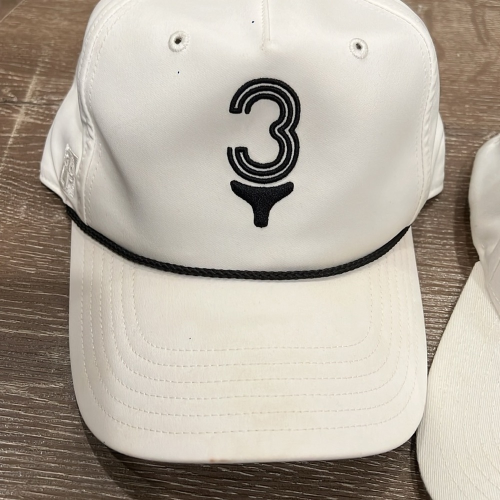 Assorted hats - Picture 2 of 7
